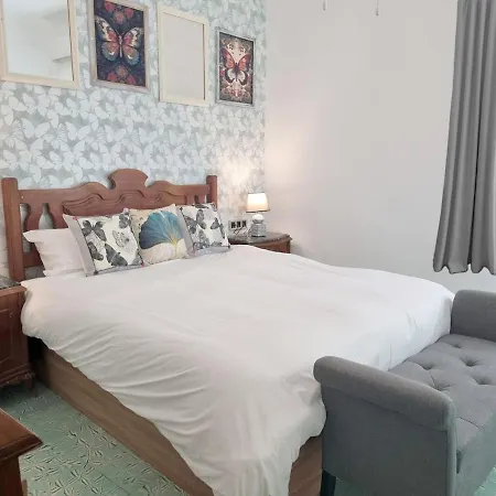 Centro Castillo With Own Entrance, Spacious, Authentic * Santa Pola